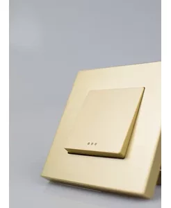 TECH WAVE jednopolni mehanički prekidač i plastični okvir- zlatni (komplet)