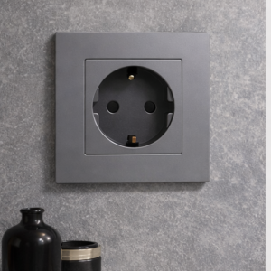 TECH WAVE utičnica i plastični okvir- siva (komplet)