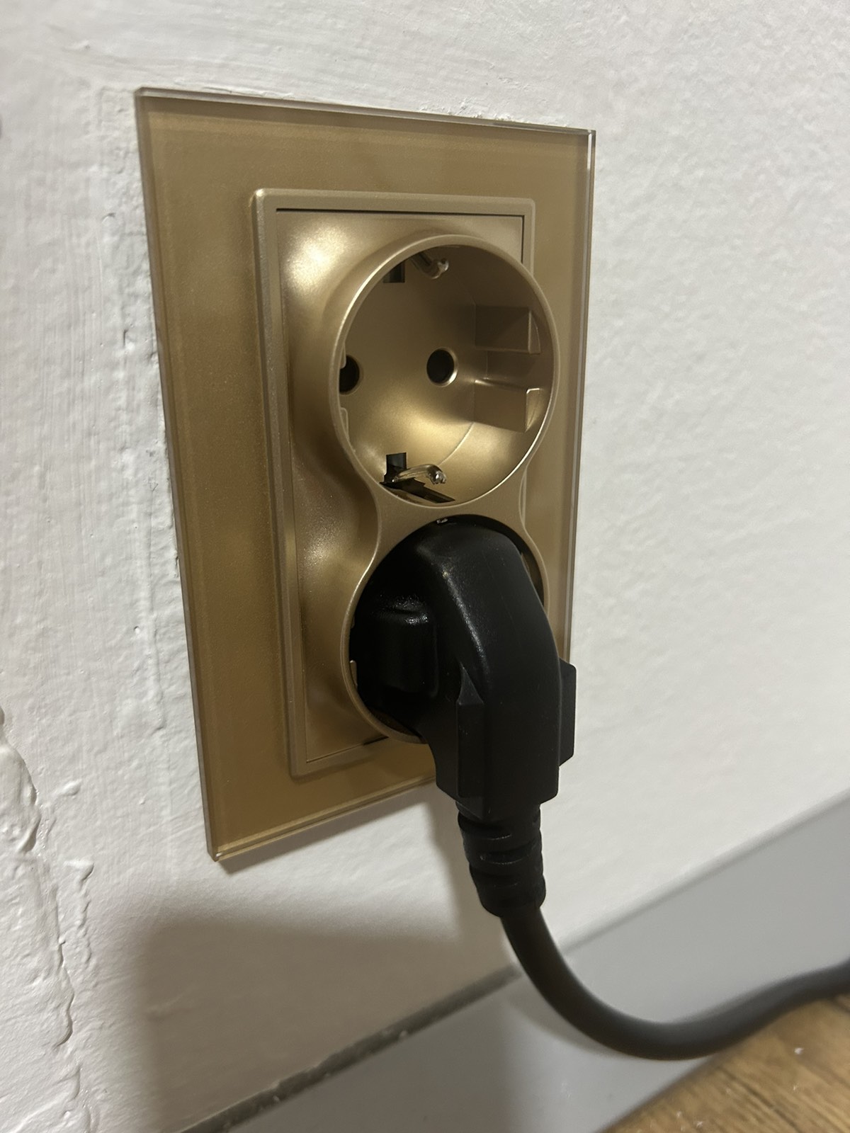 LIVOLO dupla utičnica- zlatna - Image 3