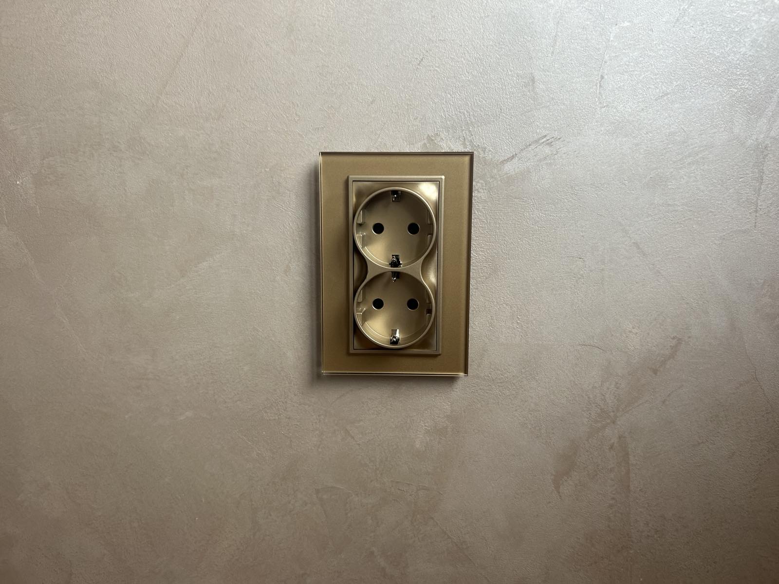 LIVOLO dupla utičnica- zlatna - Image 4