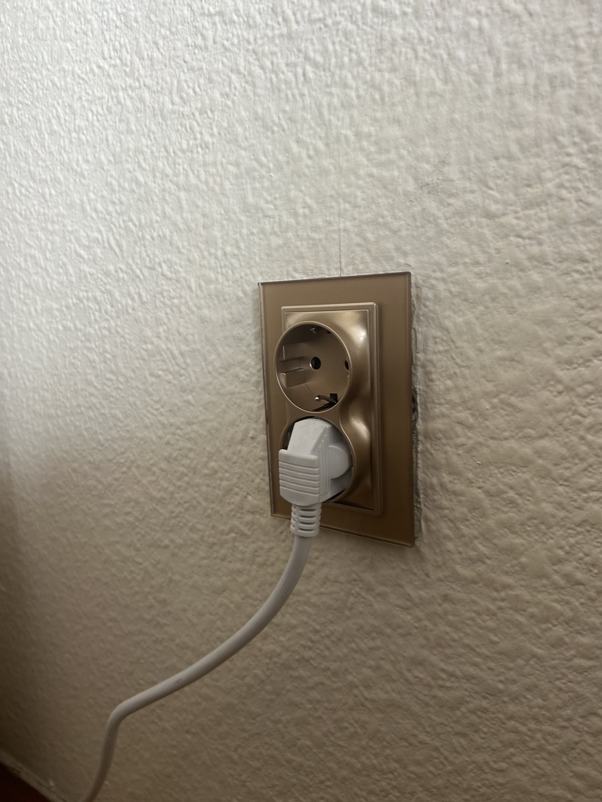 LIVOLO dupla utičnica- zlatna - Image 2