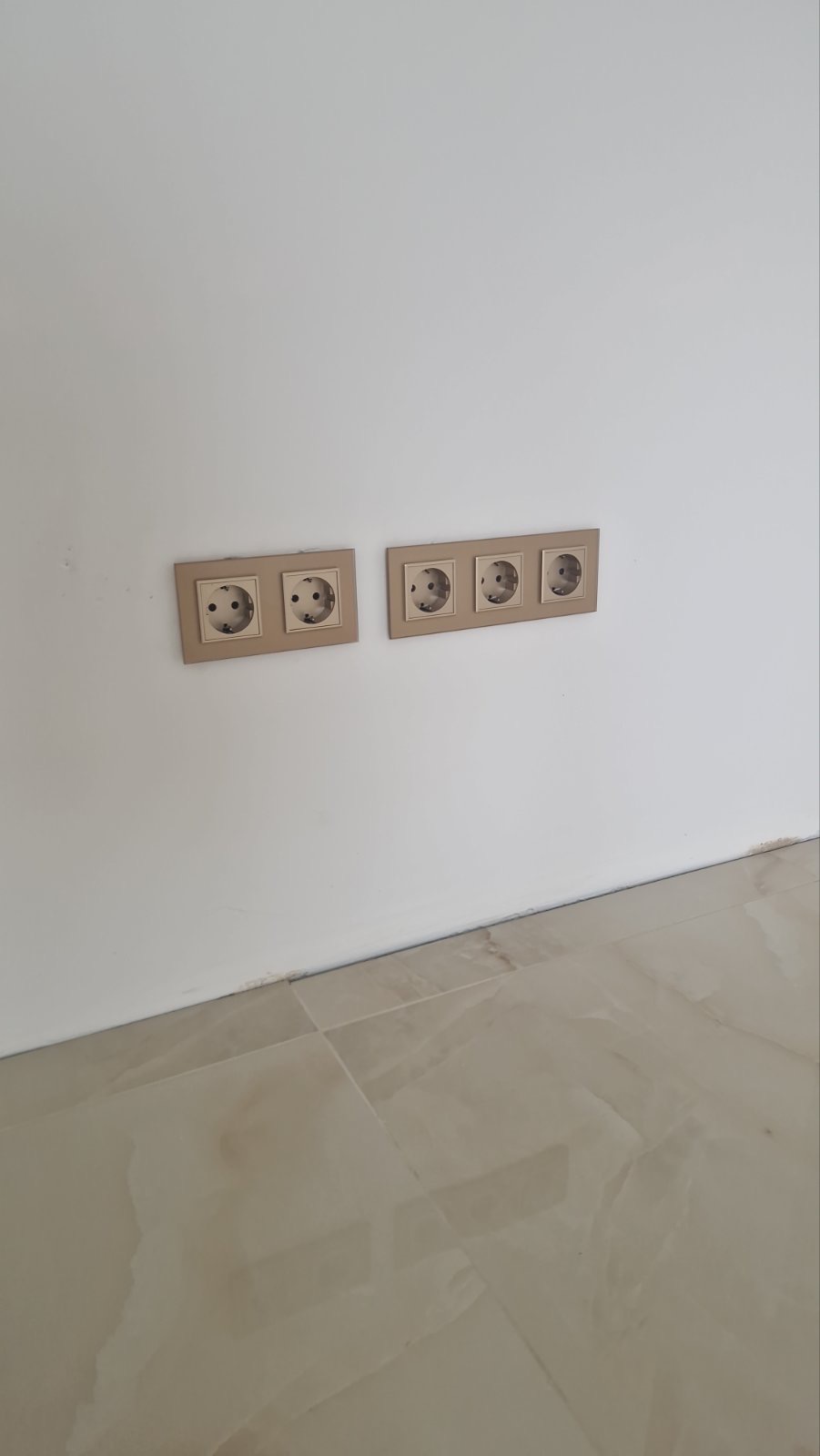 LIVOLO dvostruki okvir i utičnice (komplet) - Image 6